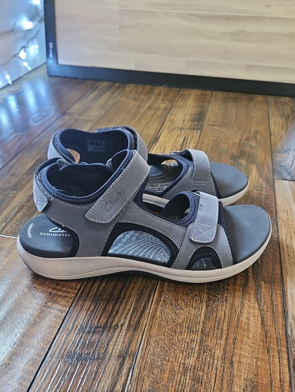 Clarks Women's Comfy Outdoosy Gray -Blue Open-Toe Sandals with Adjustable Straps
